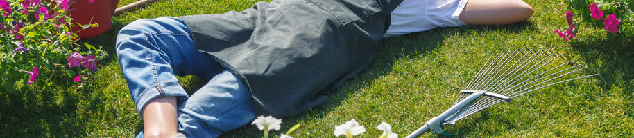 práce na zahradě s vtipem