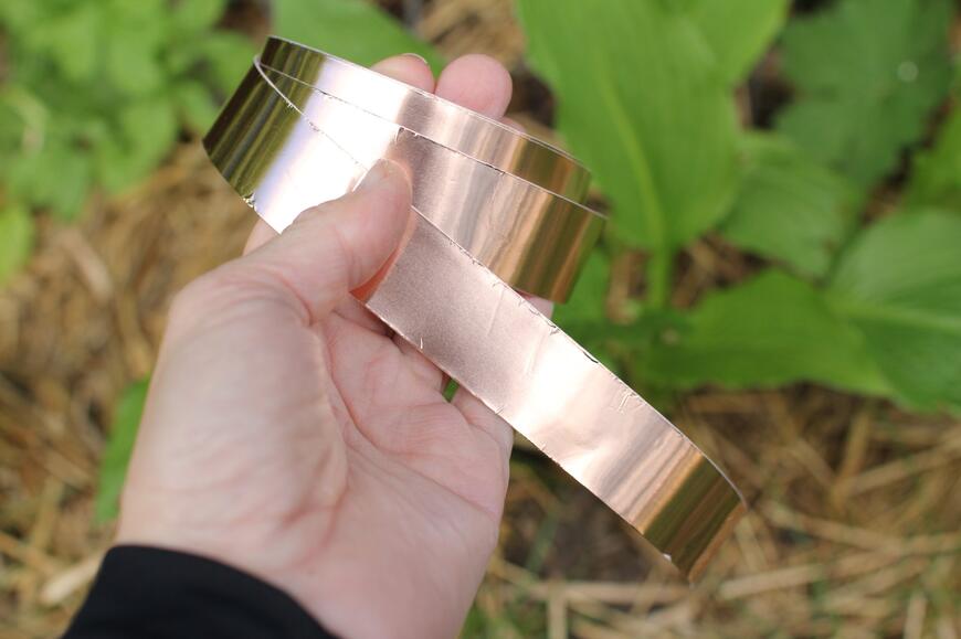 měděná páska proti slimákům